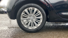 Peugeot 208 1.2 PureTech 82 Signature 5dr [Start Stop] Petrol Hatchback